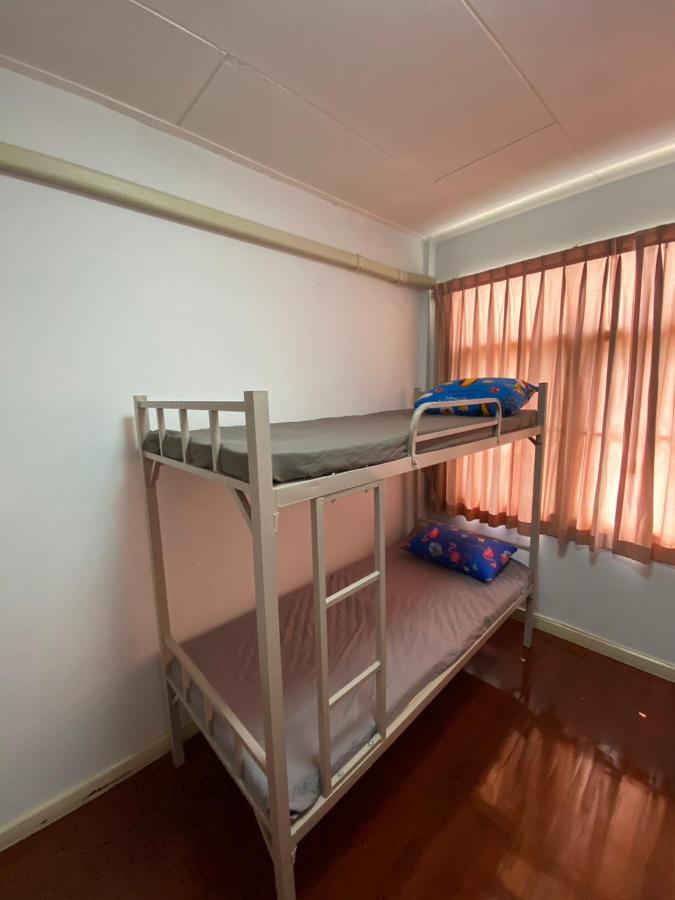 Sura Hostel Bangkok Near Mrt Phra Ram 9 Exteriér fotografie