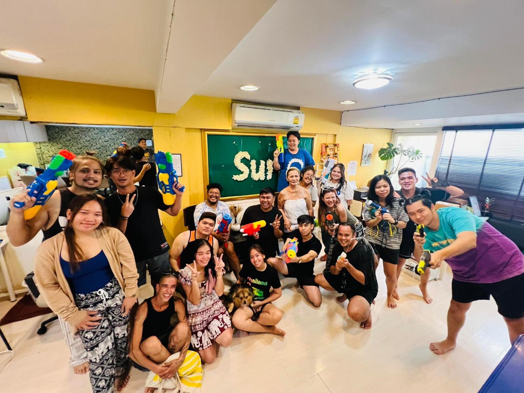 Sura Hostel Bangkok Near Mrt Phra Ram 9 Exteriér fotografie