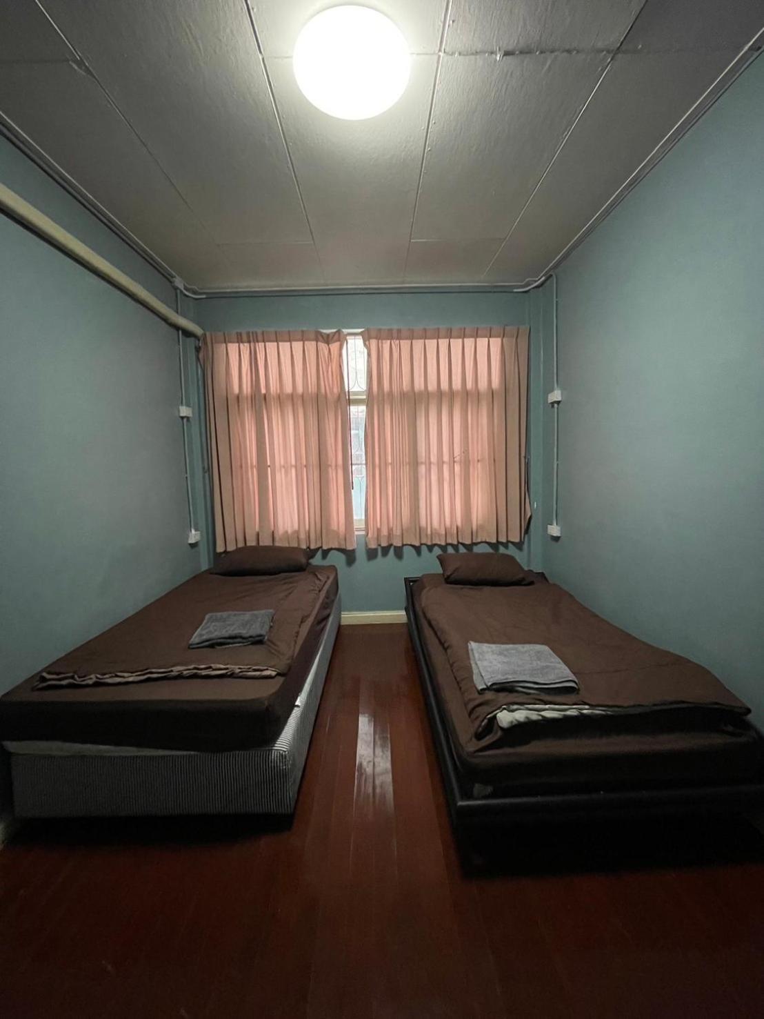 Sura Hostel Bangkok Near Mrt Phra Ram 9 Exteriér fotografie