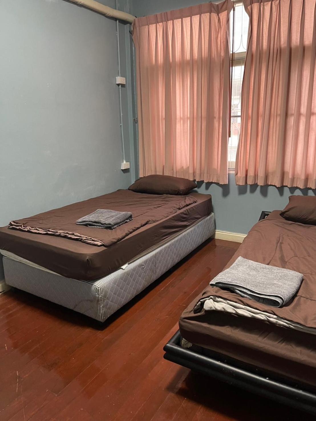 Sura Hostel Bangkok Near Mrt Phra Ram 9 Exteriér fotografie